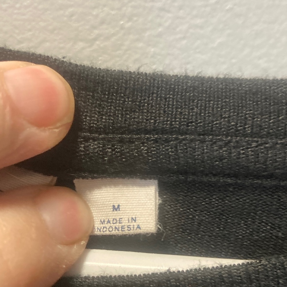 GAP Black Ruffle Sleeve Sweater - Picture 3 of 8